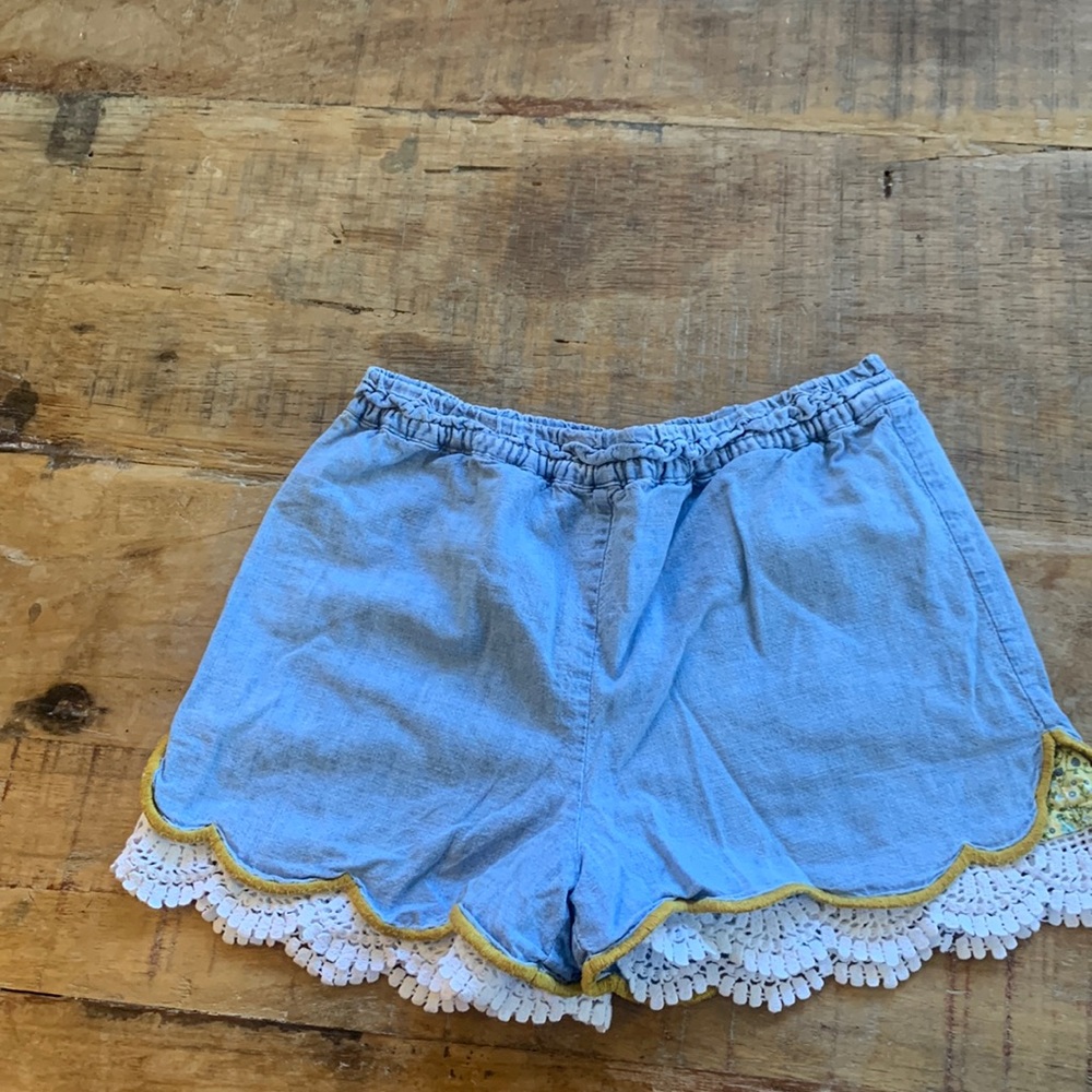 Matilda Jane size 8 shorts with ruffles